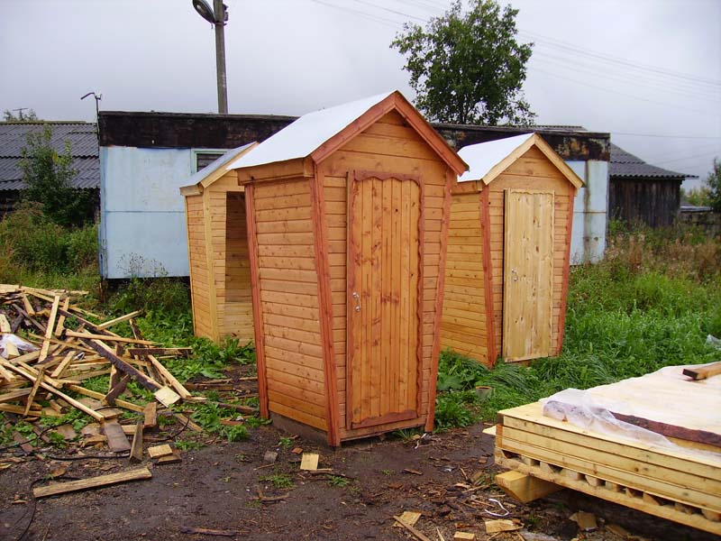 изготовление деревянных туалетов
